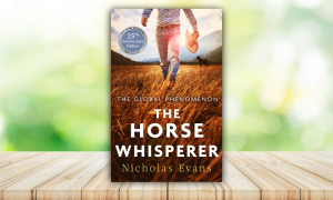 “The Horse Whisperer” – Një histori shërimi, dashurie dhe lidhjeje me natyrën